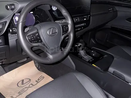 Lexus ES 250 2023 года за 24 000 000 тг. в Алматы – фото 8