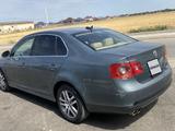 Volkswagen Jetta 2005 года за 2 100 000 тг. в Алматы – фото 3