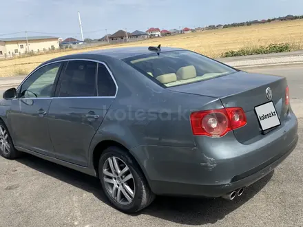 Volkswagen Jetta 2005 года за 2 450 000 тг. в Алматы – фото 3
