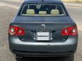 Volkswagen Jetta 2005 года за 2 450 000 тг. в Алматы – фото 4
