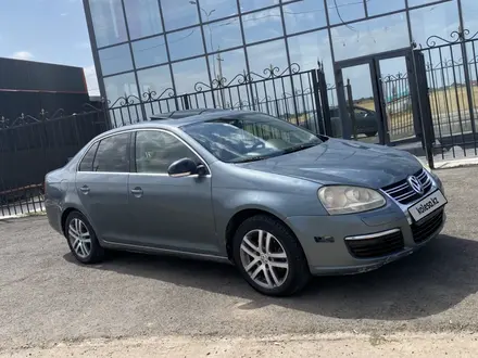 Volkswagen Jetta 2005 года за 2 450 000 тг. в Алматы – фото 7