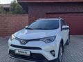 Toyota RAV4 2018 года за 17 100 000 тг. в Усть-Каменогорск