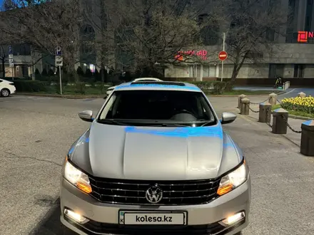 Volkswagen Passat 2018 года за 9 600 000 тг. в Алматы – фото 3