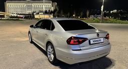 Volkswagen Passat 2018 года за 9 500 000 тг. в Алматы – фото 2