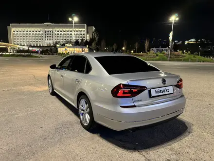 Volkswagen Passat 2018 года за 9 600 000 тг. в Алматы – фото 2