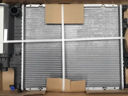 Радиатор охлаждения BMW за 30 000 тг. в Астана – фото 6