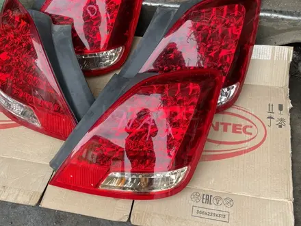 Задние фонари Toyota Crown Majesta (2004-200) за 20 000 тг. в Алматы – фото 3