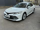 Toyota Camry 2020 года за 15 500 000 тг. в Алматы – фото 3