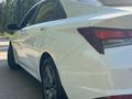 Hyundai Elantra 2022 года за 7 670 000 тг. в Алматы – фото 15