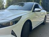 Hyundai Elantra 2022 годаүшін7 670 000 тг. в Алматы – фото 2