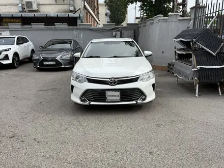 Toyota Camry 2017 года за 10 900 000 тг. в Тараз