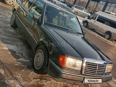 Mercedes-Benz E 230 1992 года за 1 700 000 тг. в Шымкент