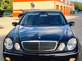 Mercedes-Benz E 320 2004 года за 5 300 000 тг. в Уральск – фото 3