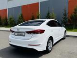 Hyundai Elantra 2018 годаүшін6 580 000 тг. в Петропавловск – фото 2