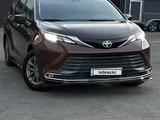 Toyota Sienna 2022 года за 18 500 000 тг. в Алматы – фото 2