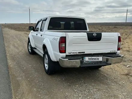 Nissan NP300 2012 года за 5 600 000 тг. в Кульсары – фото 6