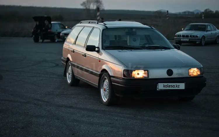 Volkswagen Passat 1989 годаүшін2 300 000 тг. в Усть-Каменогорск