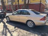 Mercedes-Benz C 240 2000 года за 2 700 000 тг. в Караганда