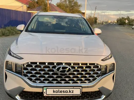 Hyundai Santa Fe 2021 года за 17 500 000 тг. в Атырау – фото 3