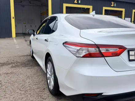 Toyota Camry 2018 года за 13 000 000 тг. в Караганда – фото 4