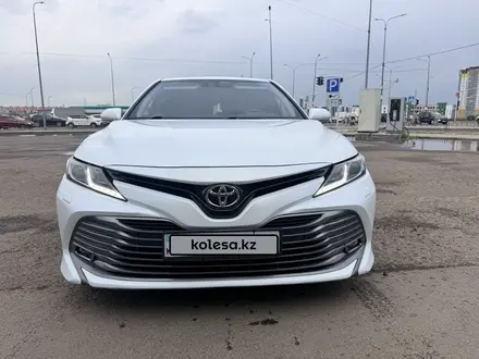 Toyota Camry 2018 года за 13 000 000 тг. в Караганда