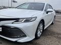 Toyota Camry 2018 года за 13 000 000 тг. в Караганда – фото 2