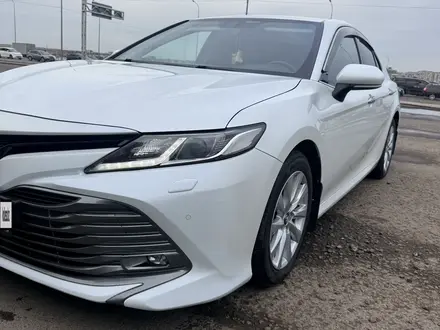 Toyota Camry 2018 года за 13 000 000 тг. в Караганда – фото 2