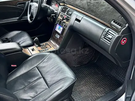 Mercedes-Benz E 320 2000 года за 4 800 000 тг. в Алматы – фото 19