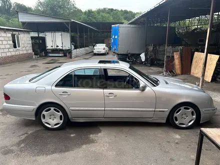 Mercedes-Benz E 320 2000 года за 4 800 000 тг. в Алматы – фото 2