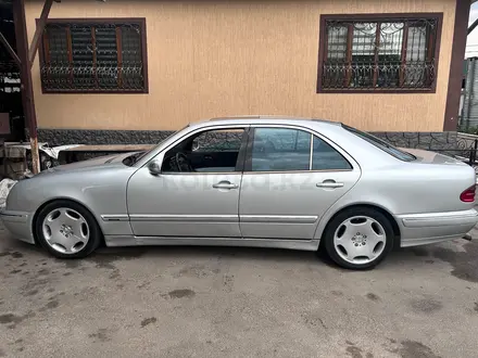 Mercedes-Benz E 320 2000 года за 4 800 000 тг. в Алматы – фото 24