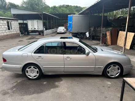 Mercedes-Benz E 320 2000 года за 4 800 000 тг. в Алматы – фото 25