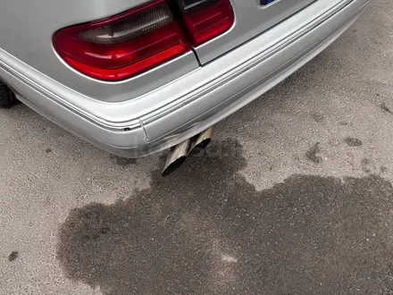 Mercedes-Benz E 320 2000 года за 4 800 000 тг. в Алматы – фото 27