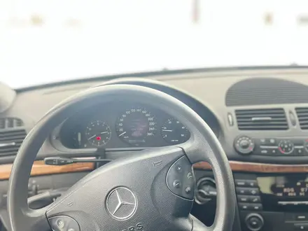 Mercedes-Benz E 220 2003 года за 4 000 000 тг. в Караганда – фото 9