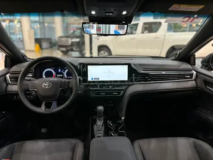Toyota Camry Luxe 2025 года за 23 190 000 тг. в Алматы – фото 16