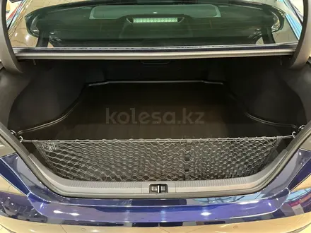 Toyota Camry Luxe 2025 года за 23 190 000 тг. в Алматы – фото 10