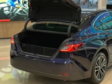 Toyota Camry Luxe 2025 года за 23 190 000 тг. в Алматы – фото 9