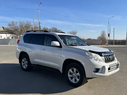 Toyota Land Cruiser Prado 2010 года за 13 000 000 тг. в Атырау – фото 2