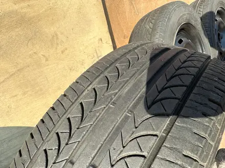 Bridgestone 195/65R15 5*114.3 лето СРЕДНЕЕ состояние за 40 000 тг. в Алматы – фото 8