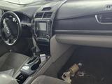 Toyota Camry 2014 года за 2 500 000 тг. в Атырау – фото 5