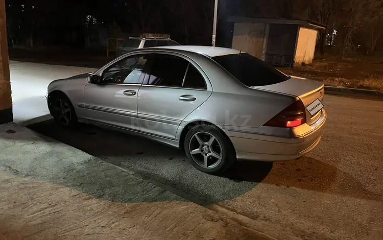 Mercedes-Benz C 240 2000 года за 2 600 000 тг. в Караганда