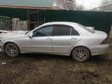 Mercedes-Benz C 200 2000 года за 2 500 000 тг. в Костанай – фото 2