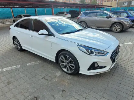 Hyundai Sonata 2019 года за 9 200 000 тг. в Актобе – фото 3