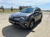 Toyota RAV4 2017 года за 11 400 000 тг. в Астана