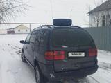 Volkswagen Sharan 1998 годаүшін2 300 000 тг. в Уральск