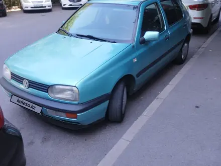 Volkswagen Golf 1993 года за 1 500 000 тг. в Алматы – фото 2