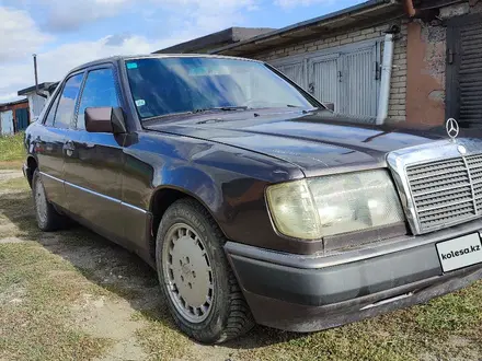 Mercedes-Benz E 230 1991 года за 1 300 000 тг. в Рудный – фото 4