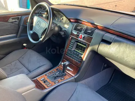 Mercedes-Benz E 320 1997 года за 5 500 000 тг. в Алматы – фото 19