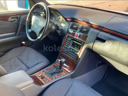 Mercedes-Benz E 320 1997 года за 5 500 000 тг. в Алматы – фото 22