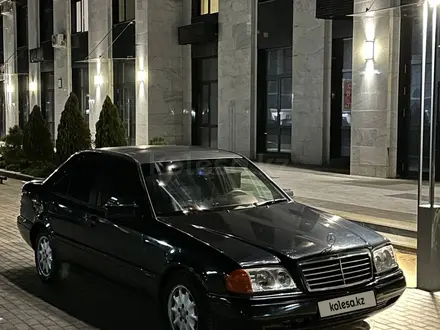 Mercedes-Benz C 280 1995 года за 2 500 000 тг. в Актау – фото 2