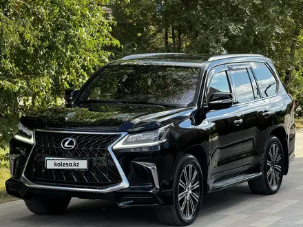 Lexus LX 570 2018 года за 45 000 000 тг. в Актобе